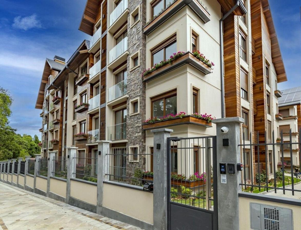 Rosa Edificio Bellagio Canela Com Infraestrutura Completa 아파트 외부 사진